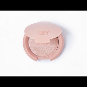 IBY BEAUTY
Carry On 2 Face Highlighter